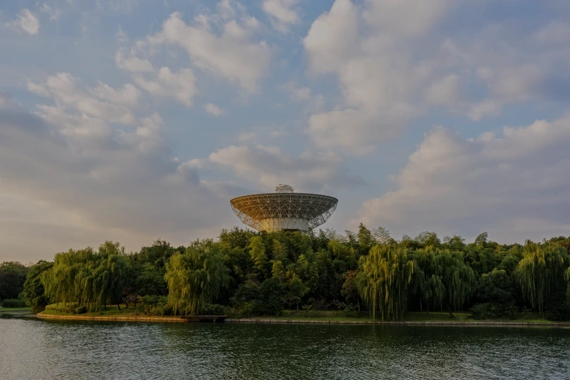 Satellite receiving station